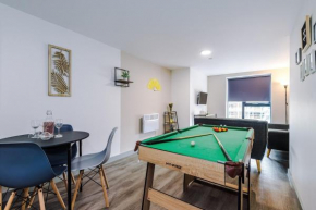 Cosy Apartment in Central Liverpool, Pool Table, Sleeps 3, Smart TVs